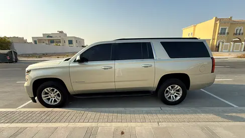2016 Chevrolet SUBURBAN 照片 2