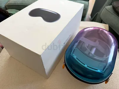 Apple Vision Pro 256gb with Carry case