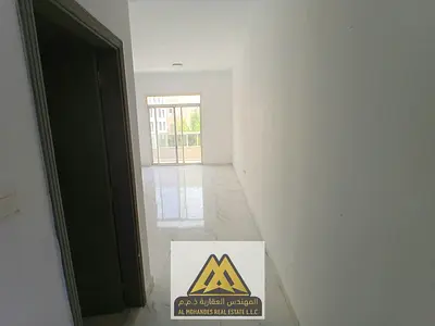 صف تاني من الكورنيش /  افخم شقه /  ارقي التشطيبات /  تكيف مركزي / مساحه كبيره /  صيانه فري /  تسهيل ف الدفع