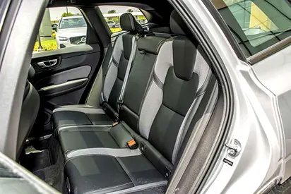 صورة 10 لـ 2024 Volvo XC60