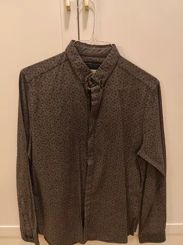 Men's long-sleeve button-up shirt, grey with subtle pattern - size M