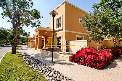 Large Corner Plot | Single Row | 4BR Semmer Villa