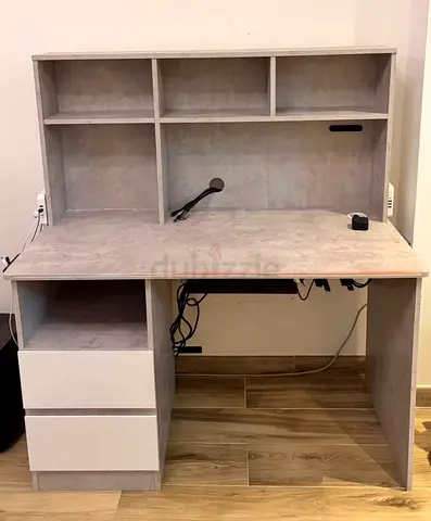 Computer desk