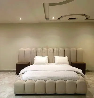 Clearance sale 🥳 king size Bed with matress and side tables