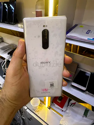 Experia 1