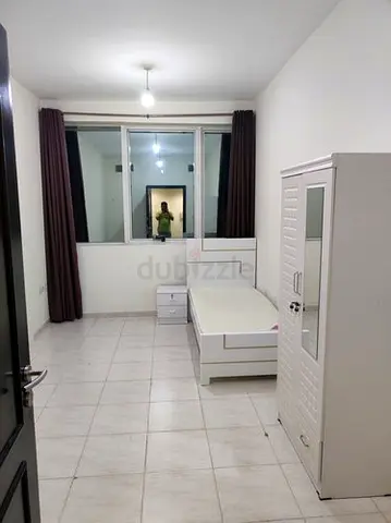 Furnished Room in 2bhk for single executive bachelor