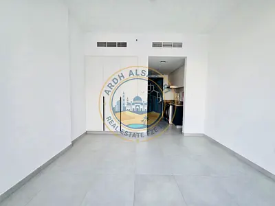 Specious Studio//Pool view//kitchen appliances//parking