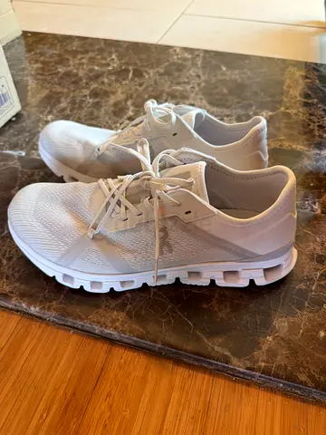 On shoes 43 eu men