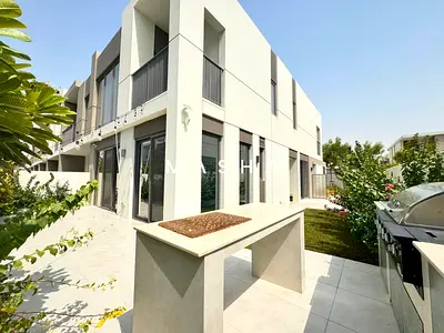 Vacant | Corner | Fully Upgraded & Landscaped | Next to the Park