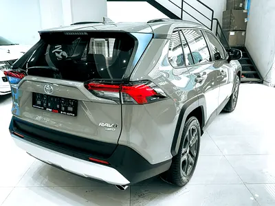 صورة 6 لـ 2025 Toyota RAV 4