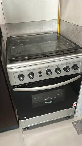 Used DeLonghi 4-Burner Gas Oven & Cooker - Good Working Condition