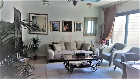 A ROOM FOR AN EXCECUTIVE LADY IN MIRDIF