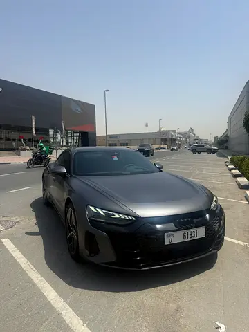 صورة 2 لـ 2022 AUDI E-TRON GT
