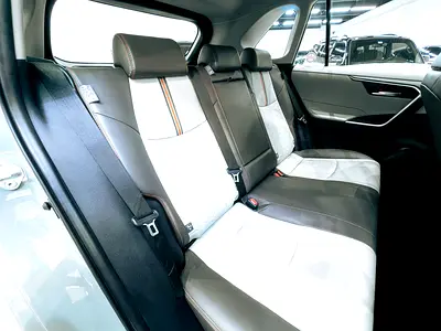 2025 Toyota RAV 4 — фото 12