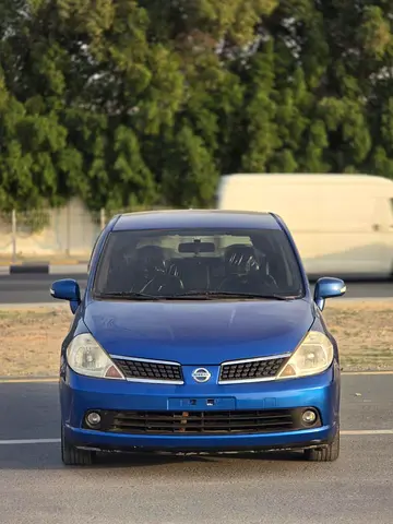 Nissan TIIDA 2012 Japanese Specs LOW MILEAGE