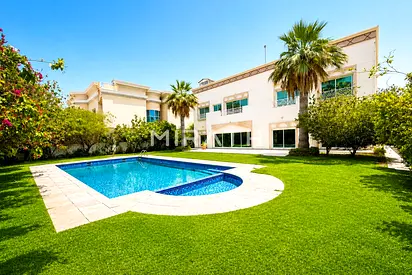 MAGNIFICENT 5BR VILLA WITH PRIVATE POOL | GARDEN