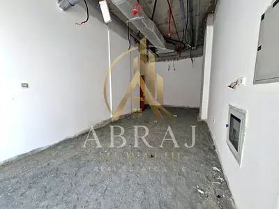 Brand new building shop available nyr to calro coffe big shop
