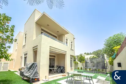 4 Bed + Maids | Immaculate | Corner Plot