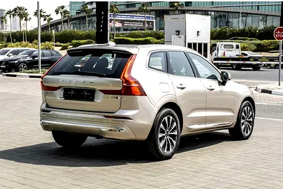 صورة 7 لـ 2023 Volvo XC60