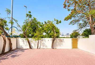 VACANT I CORNER I SPACIOUS I PARTIAL UPGRADED