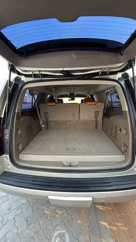 2016 Chevrolet SUBURBAN 照片 9