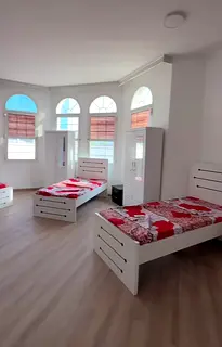 Bed space available for ladies