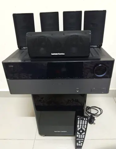 Harman/Kardon 5.1 Home Theater System with Subwoofer and Remote - Good Condition
