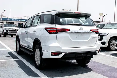 2026 Toyota FORTUNER — фото 5