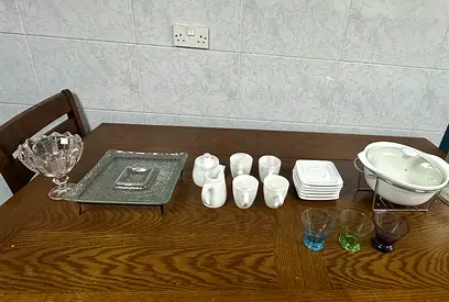 Assorted crockery and serving plate and bowl tea cup set
