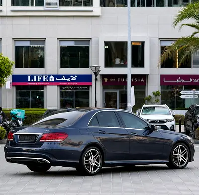 2015 Mercedes-BENZ E-CLASS photo 2