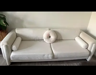 3-seater white sofa with cushions (BLOOMR) - very good condition