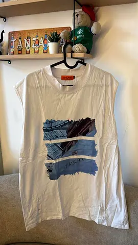 Me sleeveless tank top