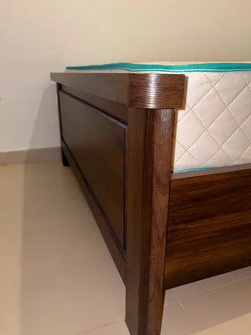 Solid wood single bed frame with mattress - good condition (90x200)