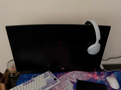 27-inch KTC curved monitor in good working condition