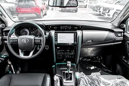 2026 Toyota FORTUNER — фото 10