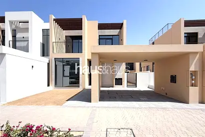 Single Row | Spacious Layout | Vacant