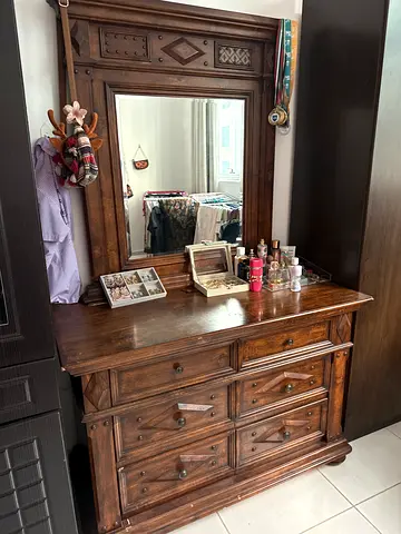 Dressing table with 6 drawers and big mirror for sale