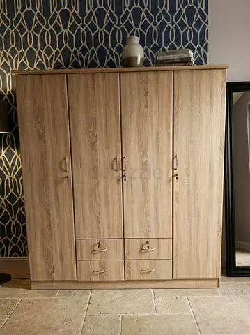 Light Oak 4-Door Wardrobe with Drawers - Good quality