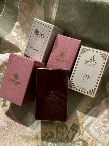 Assorted boxed perfumes — 5 new bottles (mixed fragrances)
