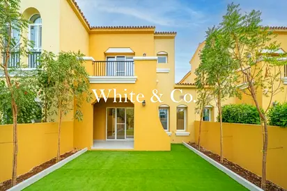 Single Row | Upgraded | 3 bed En-suite