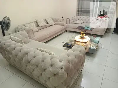 🏡 **تفاصيل الشقة – الشارقة، التعاون**  🛏️ **غرفة نوم واحدة** 🛋️ **صالة واسعة** 🍳 **مطبخ** 🚿 **حمّامان** 🌇 **شرفة بإطلالة على الشارع الرئيسي** 📶