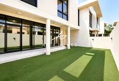 Best Condition I Ready to move in I MIddle unit
