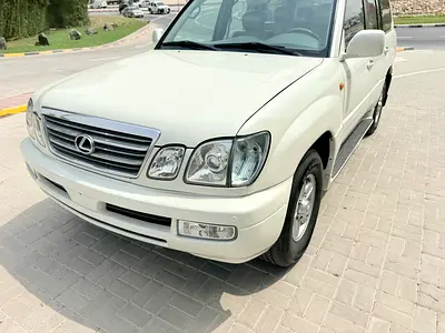 2004 Lexus LX-SERIES photo 2