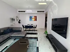 Two bedrooms and a living room / balcony / parking / hotel-style furnishings / all bills included /