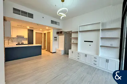 Upgraded | HIgh Floor | Corner Unit | 1Bed