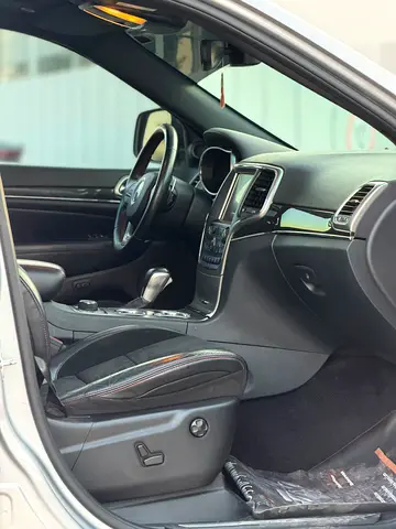 صورة 13 لـ 2017 JEEP GRAND CHEROKEE