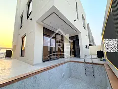 Modern 5-Master Villa with Pool and Rooftop