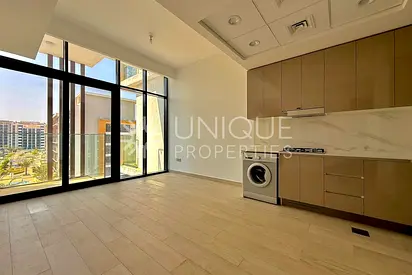 Partial Lagoon | Vacant | Semi Furnished
