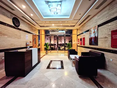 INFRONT OF MOSQUE AND NEAR TO EXIT SPACIOUS 1BHK WITH CLOSED KITCHEN AND PARKING.