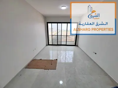 Excellent opportunity to live in a brand new, first-time-occupied studio apartment, with a separate kitchen, central gas, built-in wardrobes,